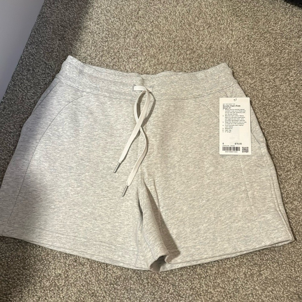 NWT Lululemon Scuba High-Rise Short 5”